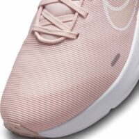 Nike Downshifter 12 para mujer, Apenas Rosa Blanco Rosa Oxford  Ropa, Zapatos y Joyería - Image 17